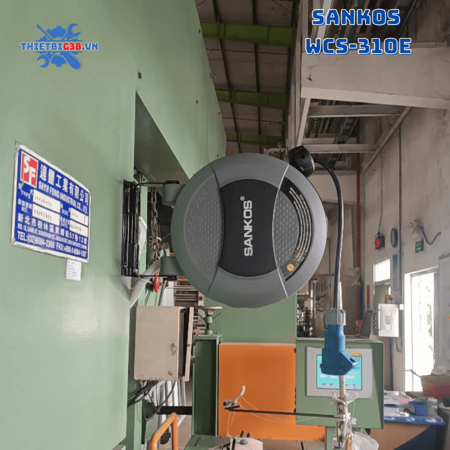 Ổ Cắm Điện Công Nghiệp Tự Rút Lõi Dây 2.5mm² x 3 Lõi Dài 10M Sankos WCS-310E