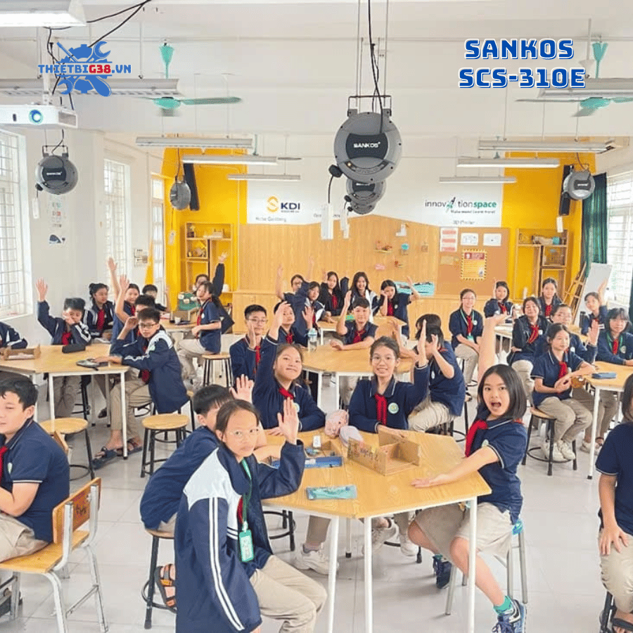 Cuộn dây điện tự rút treo tường 1.5mm2x2 lõi dài 10M Sankos SCS-310E
