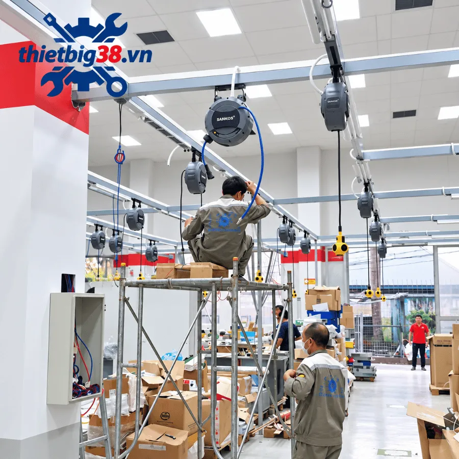 Cuộn dây khi nén tự rút dài 15M Sankos SHS-215Z